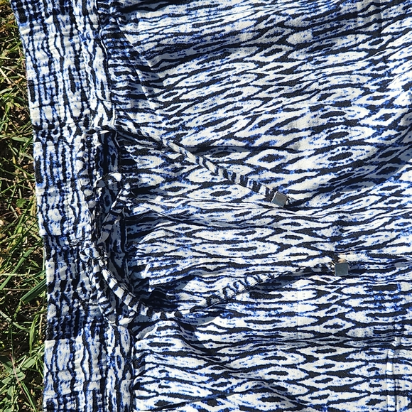 AVA CHRISTINE ▪︎ Abstract Geometric Pattern Shorts w/ Pockets, EUC - Picture 3 of 7